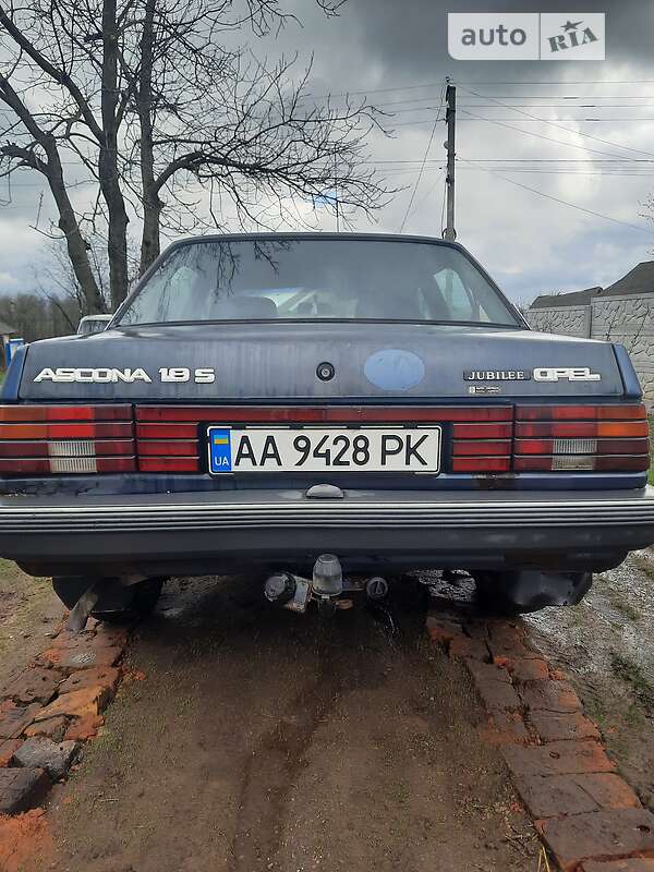 Седан Opel Ascona 1987 в Сквире