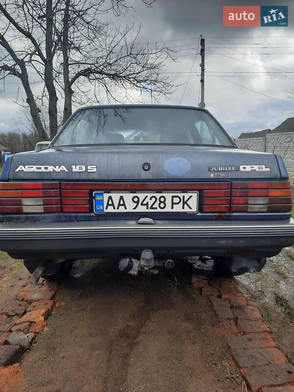 Седан Opel Ascona 1987 в Сквире