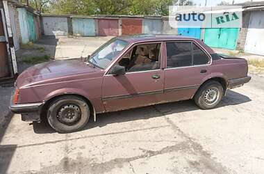 Седан Opel Ascona 1987 в Кривом Роге