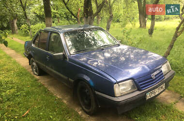 Седан Opel Ascona 1986 в Вижнице