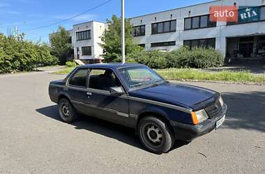 Седан Opel Ascona 1985 в Кривому Розі