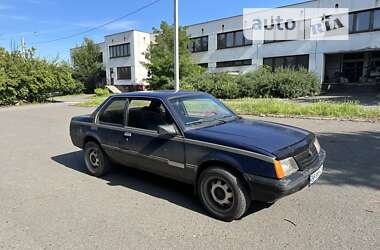 Седан Opel Ascona 1985 в Кривом Роге