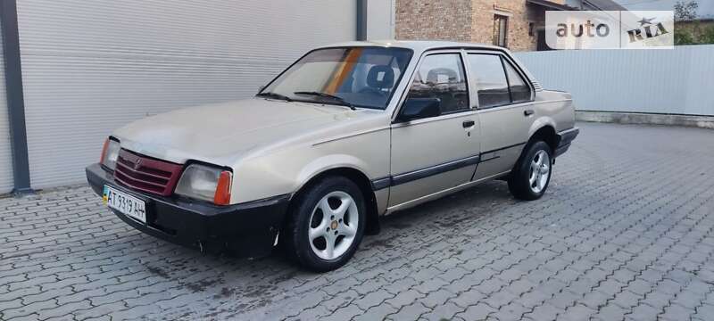 Седан Opel Ascona 1987 в Коломые