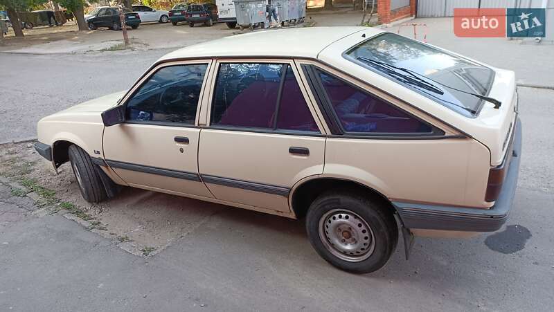 Хэтчбек Opel Ascona 1988 в Запорожье