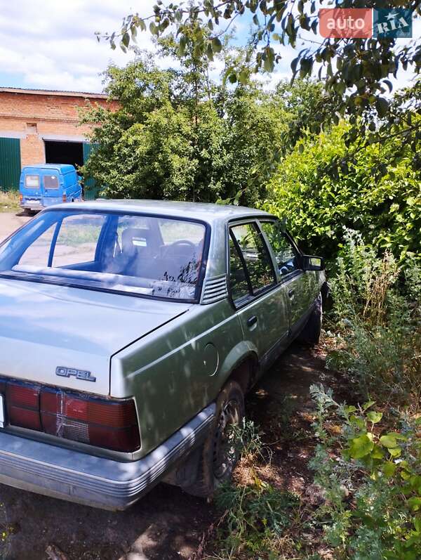 Седан Opel Ascona 1988 в Гайсине