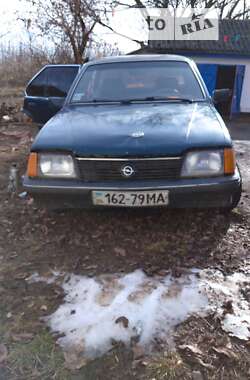 Седан Opel Ascona 1982 в Голованевске