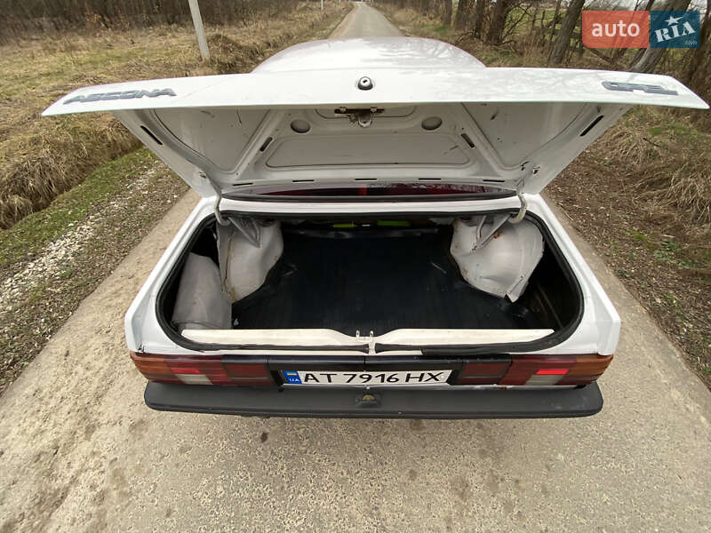 Седан Opel Ascona 1988 в Ивано-Франковске