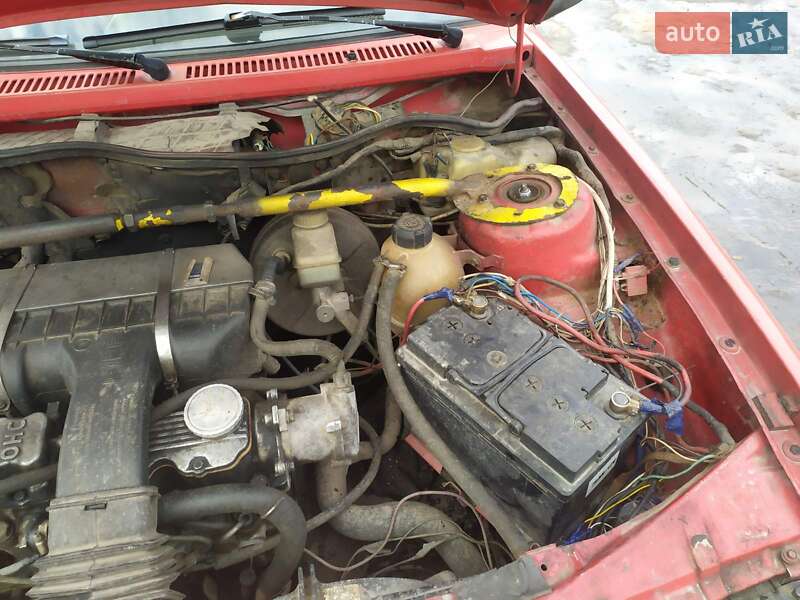 Хэтчбек Opel Ascona 1986 в Остроге
