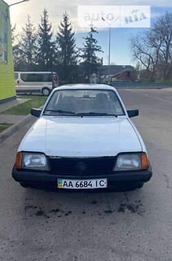 Купе Opel Ascona 1985 в Лубнах