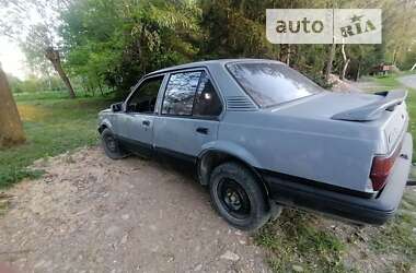 Седан Opel Ascona 1986 в Снятине