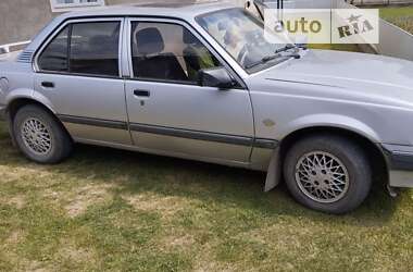 Седан Opel Ascona 1988 в Вижнице