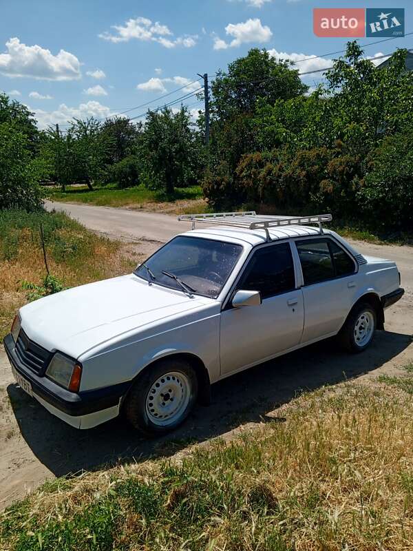 Седан Opel Ascona 1987 в Кропивницком фото 5 Седан Opel Ascona 1987 в Кропивницком