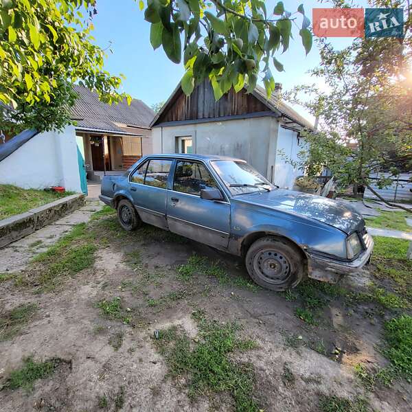 Седан Opel Ascona 1987 в Владимире