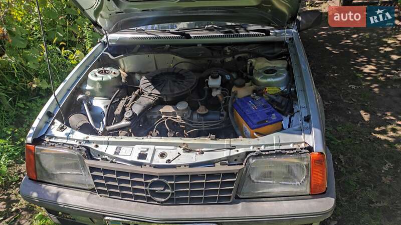 Седан Opel Ascona 1985 в Коростене фото 3 Седан Opel Ascona 1985 в Коростене
