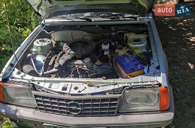 Седан Opel Ascona 1985 в 