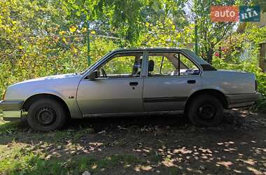 Седан Opel Ascona 1985 в Коростене