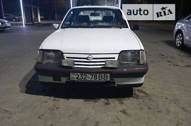 Седан Opel Ascona 1988 в Житомирі