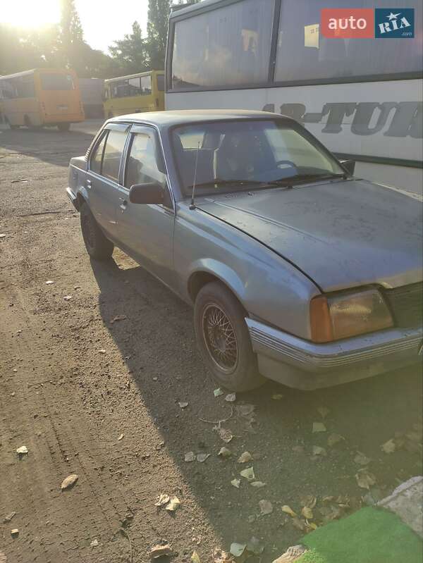 Седан Opel Ascona 1984 в Одессе