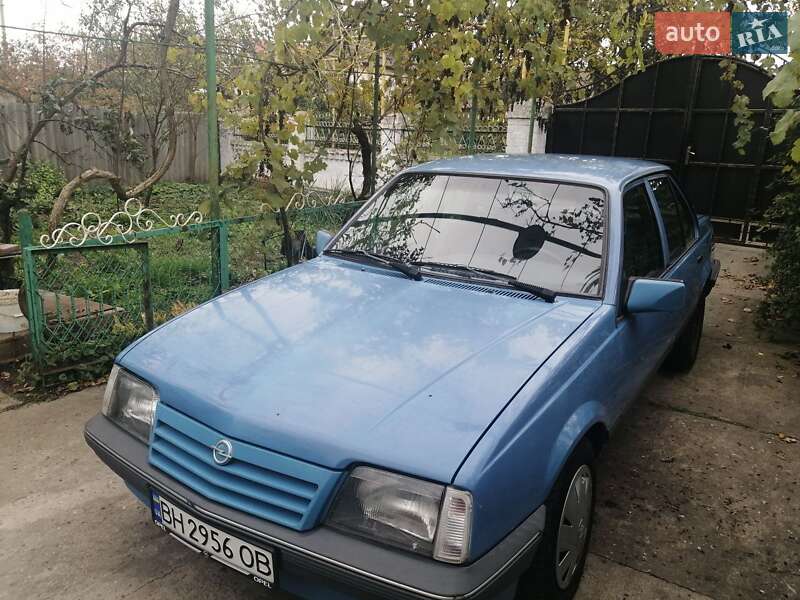 Седан Opel Ascona 1988 в Одесі