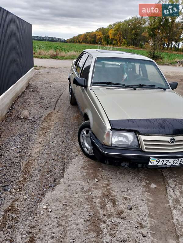 Седан Opel Ascona 1987 в Вінниці