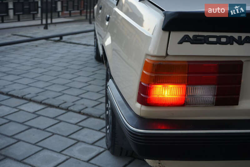 Седан Opel Ascona 1983 в Ивано-Франковске