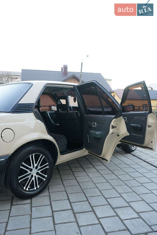 Седан Opel Ascona 1983 в Ивано-Франковске