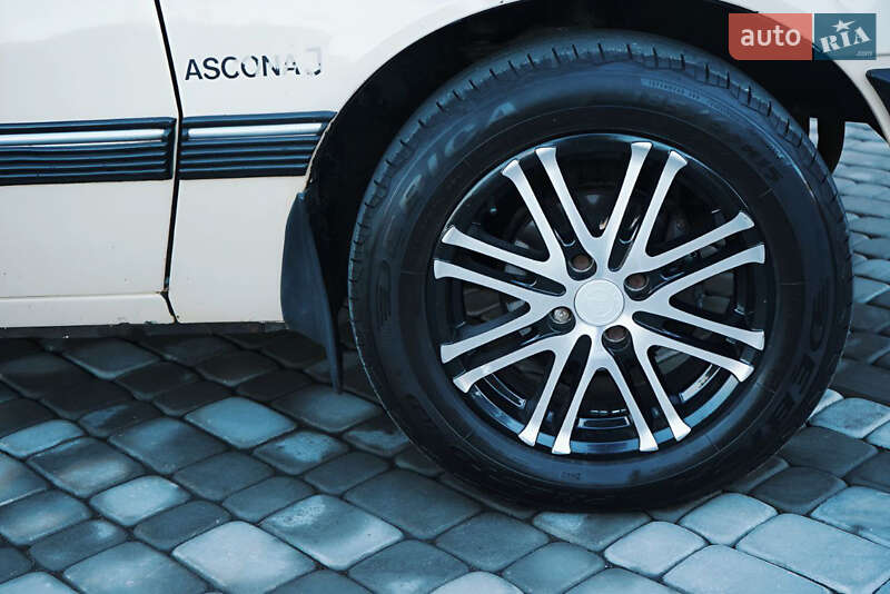 Седан Opel Ascona 1983 в Ивано-Франковске