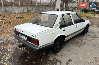 Седан Opel Ascona 1988 в Червонограде