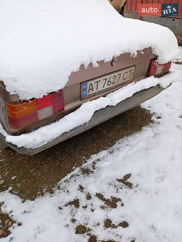 Седан Opel Ascona 1986 в Косове