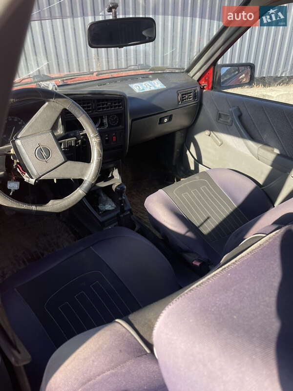 Седан Opel Ascona 1988 в Верховині