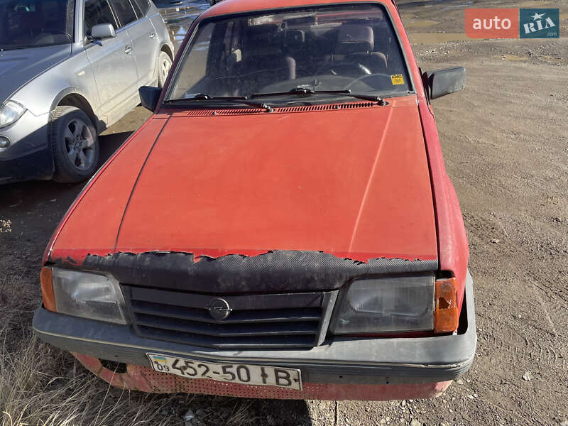 Седан Opel Ascona 1988 в Верховині