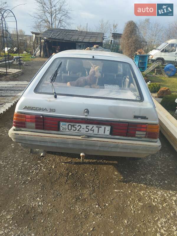 Хэтчбек Opel Ascona 1986 в Толстом