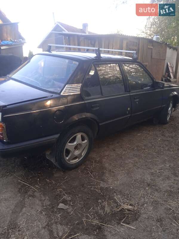 Седан Opel Ascona 1986 в Глыбокой