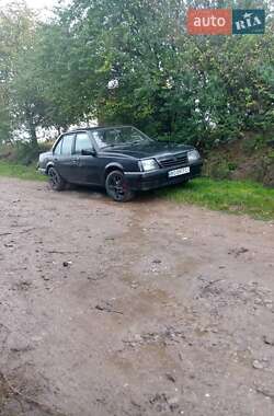 Седан Opel Ascona 1988 в Чорткове