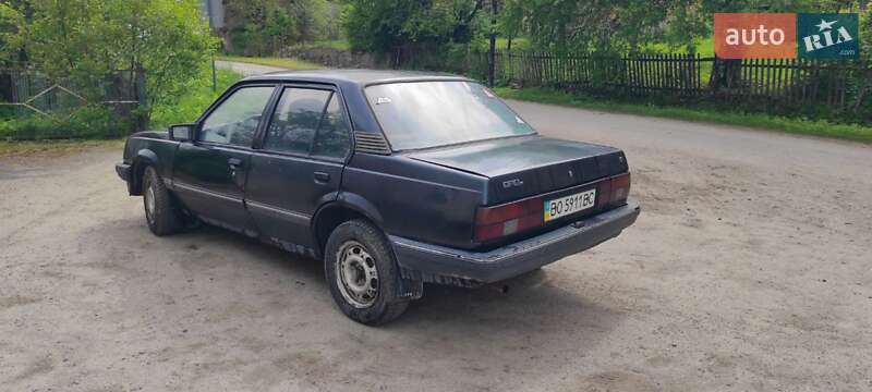 Седан Opel Ascona 1988 в Монастыриске