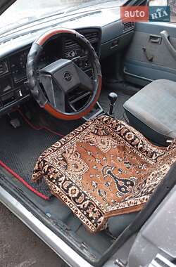 Хэтчбек Opel Ascona 1986 в 