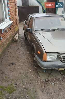 Хэтчбек Opel Ascona 1987 в 