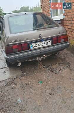 Хэтчбек Opel Ascona 1987 в 