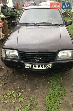Хэтчбек Opel Ascona 1986 в Владимире