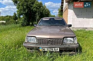 Седан Opel Ascona 1986 в Луцке