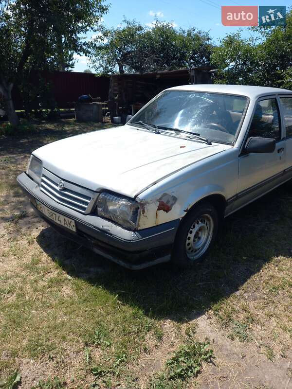 Седан Opel Ascona 1987 в Березане