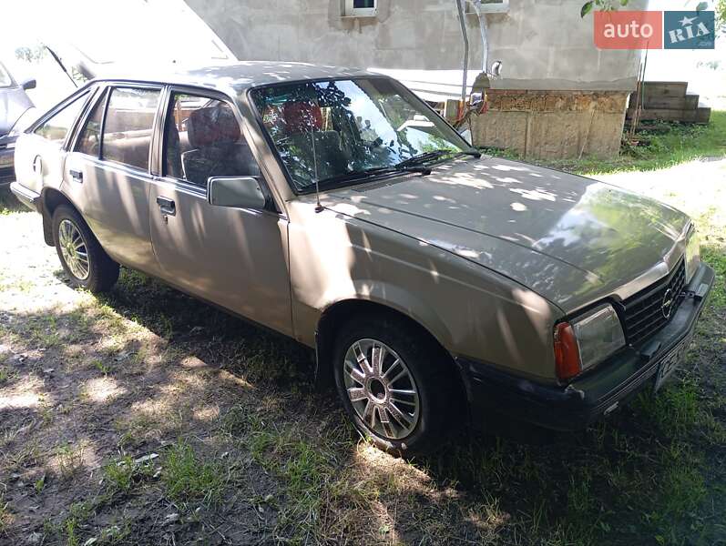 Хэтчбек Opel Ascona 1985 в 
