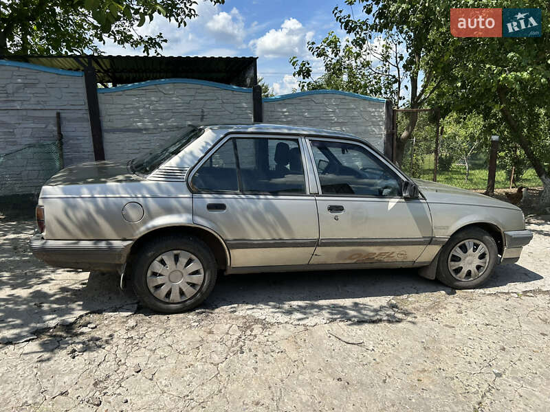 Opel Ascona 1988