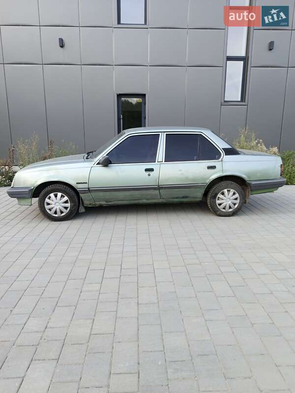 Седан Opel Ascona 1981 в Хмельницькому