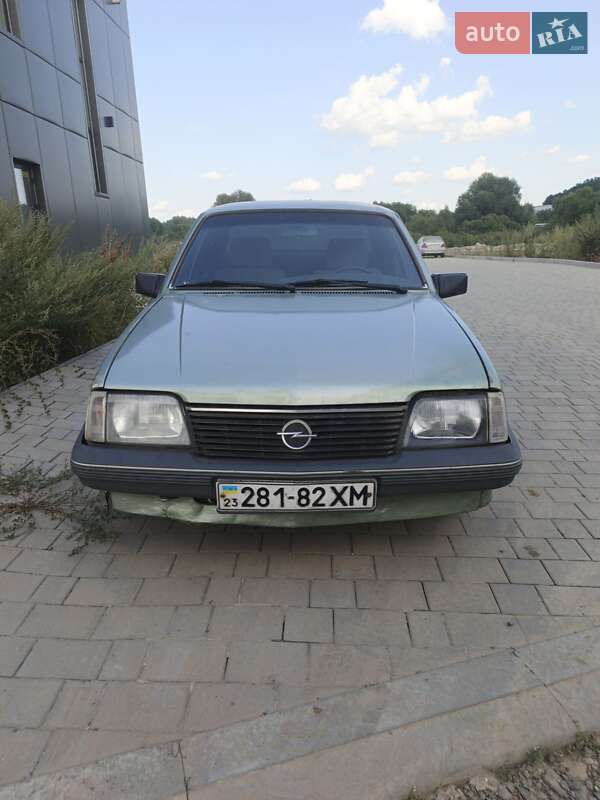 Седан Opel Ascona 1981 в Хмельницькому