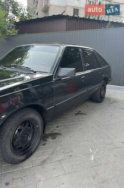 Хэтчбек Opel Ascona 1986 в 