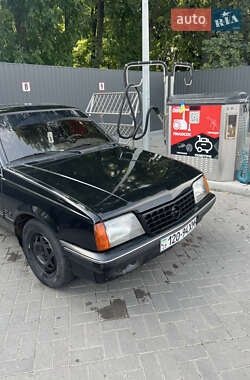 Хэтчбек Opel Ascona 1986 в 