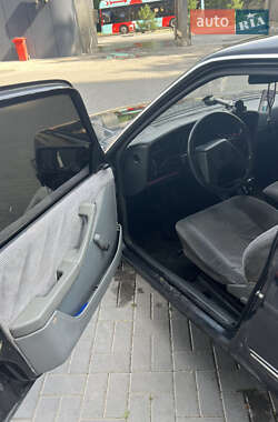 Хэтчбек Opel Ascona 1986 в 