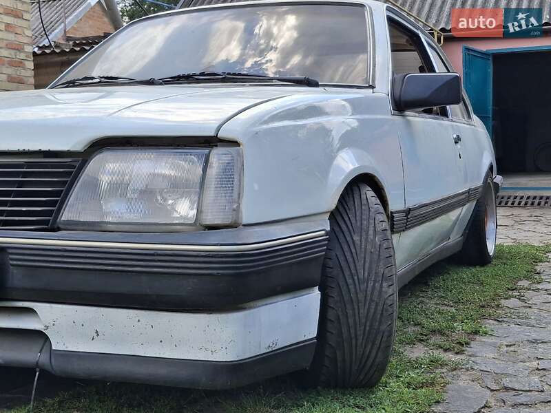 Купе Opel Ascona 1983 в Городище