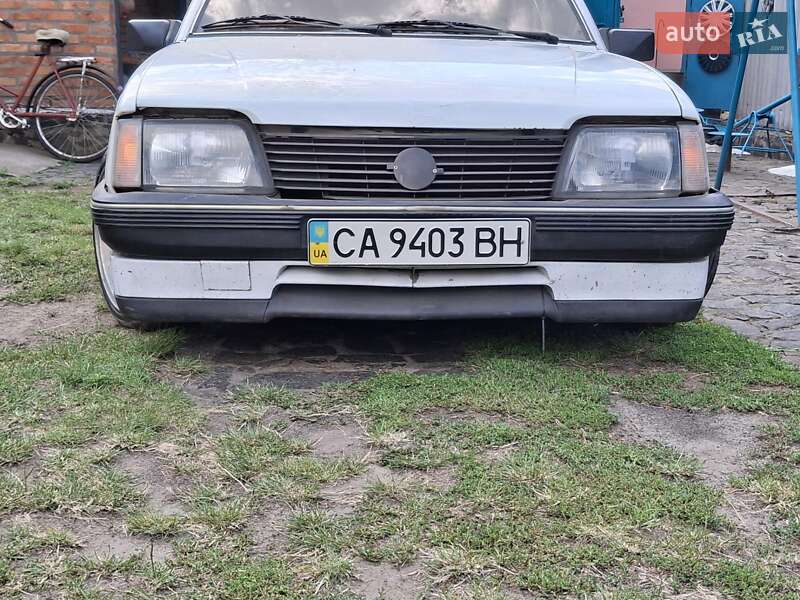 Купе Opel Ascona 1983 в Городище